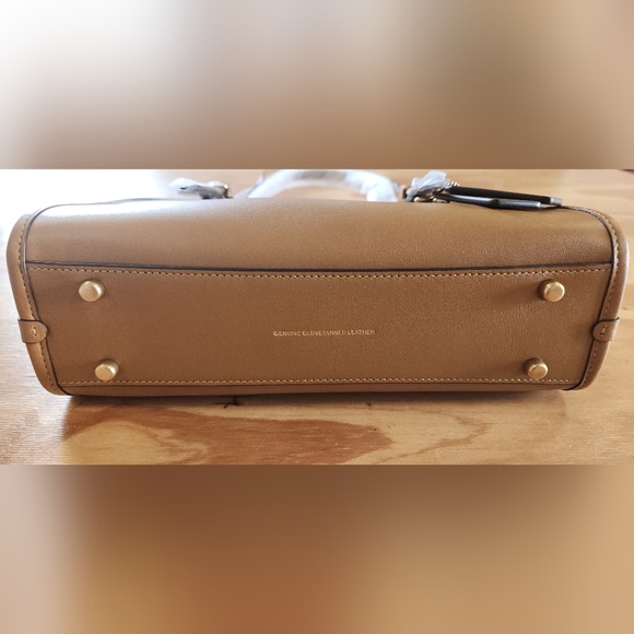 Coach Swing Zip Honey Brown - Picture 5 of 13